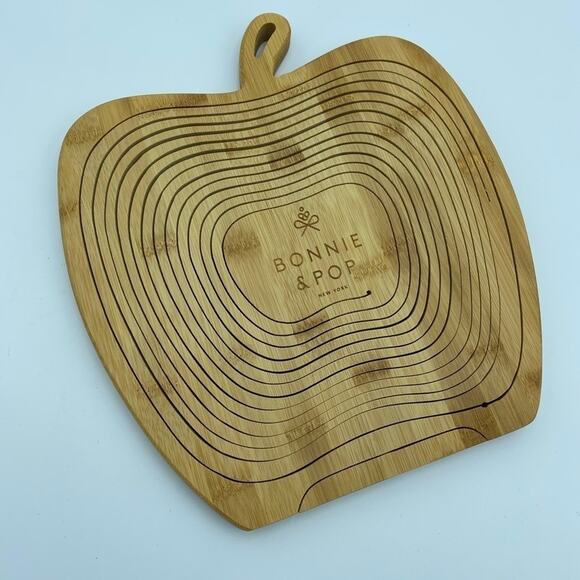 Bonnie & Pop Wooden Apple Collapsible Fruit Basket, New in box - Picture 4 of 9